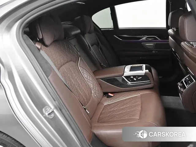 BMW 7 Series (G11) 2021 Цвет тростника из Кореи, фото 3