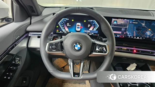 BMW 5 Series (G60) 2025 Белый из Кореи, фото 3