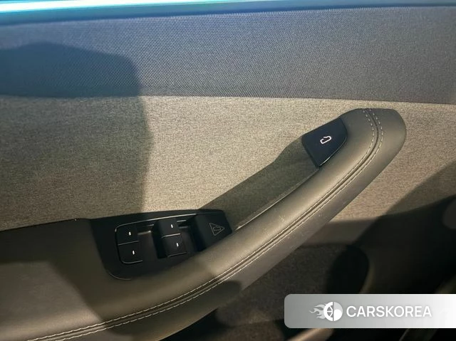 Tesla Model Y 2025 Серый из Кореи, фото 3