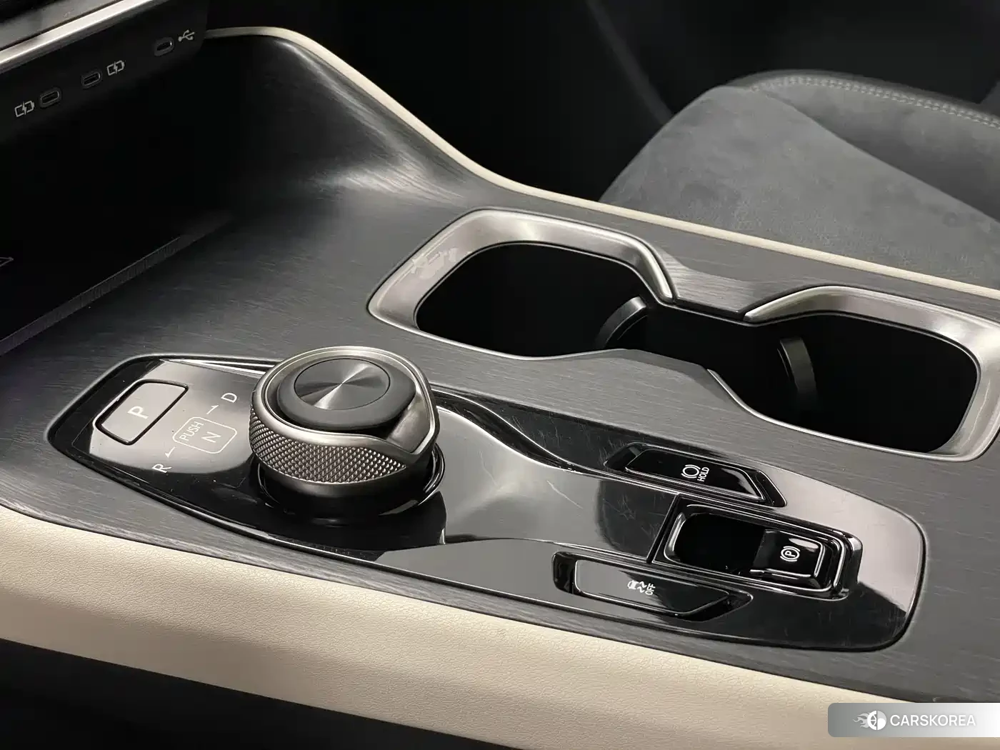 Lexus RZ 2023 Черный из Китая, фото 3