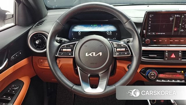 Kia The New K3 2nd generation 2023 Белый из Кореи, фото 3