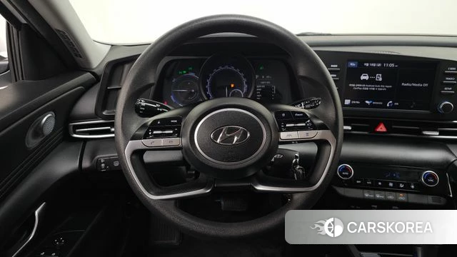 Hyundai Avante Hybrid (CN7) 2021 Белый из Кореи, фото 3