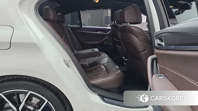 BMW 5 Series (G30) 2022 Белый из Кореи, фото 3