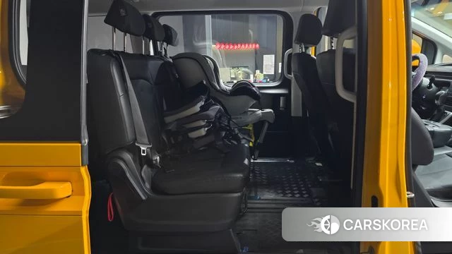 Hyundai Staria 2022 Желтый из Кореи, фото 3