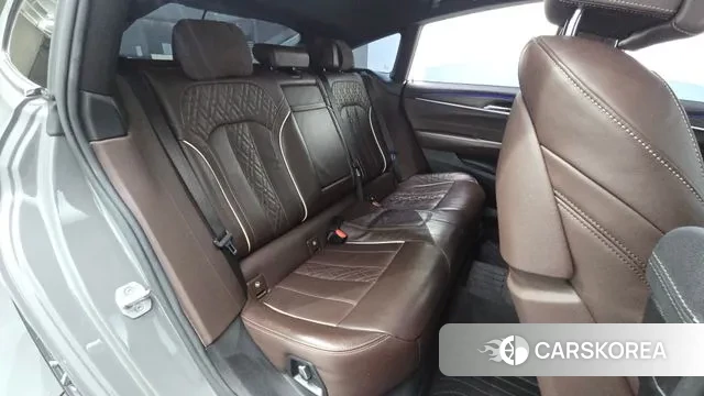 BMW 6 Series GT (G32) 2021 Серебристо-серый из Кореи, фото 3