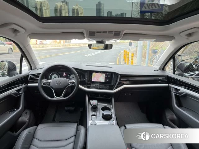 Volkswagen Touareg 2022 Черный из Китая, фото 3