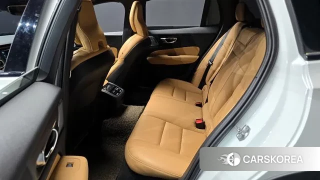 Volvo V60 Cross-Country 2nd Generation 2020 Белый из Кореи, фото 3