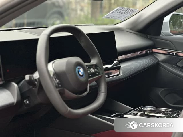 BMW i5 2025 Белый из Китая, фото 3