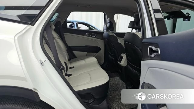 Kia Sportage 5th Generation 2023 Белый из Кореи, фото 3