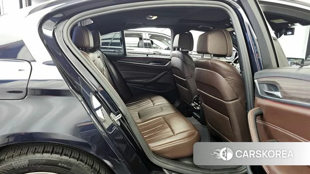 BMW 5 Series (G30) 2018 Черный из Кореи, фото 3