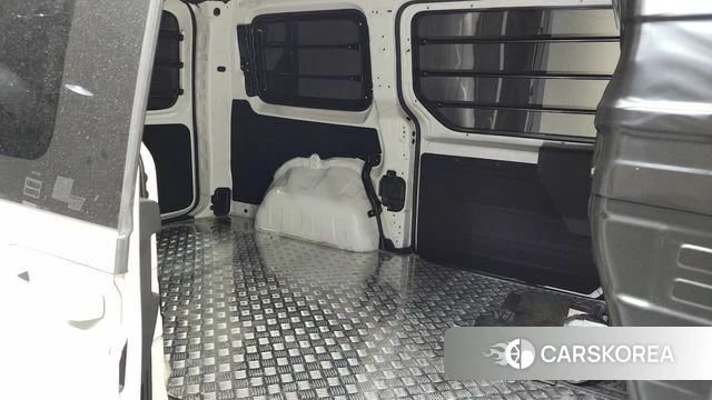 Hyundai Staria 2023 Белый из Кореи, фото 3