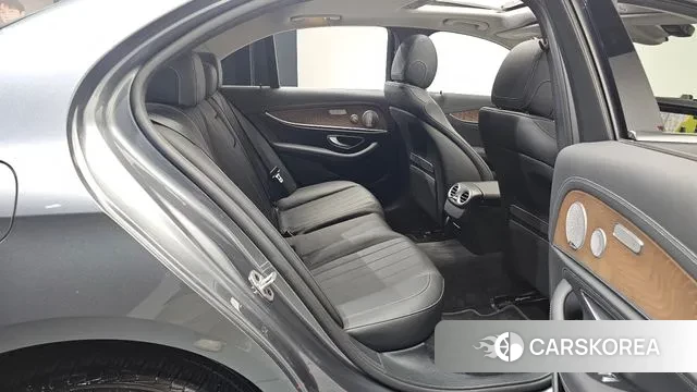 Mercedes-Benz E-Class W213 2020 Серый из Кореи, фото 3