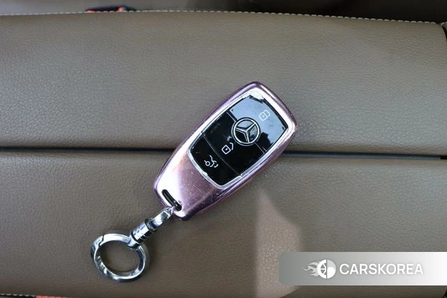 Mercedes-Benz E-class 2023 Черный из Китая, фото 3