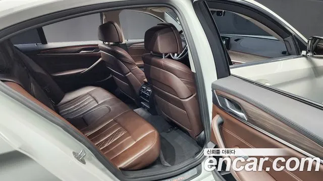 BMW 5 Series (G30) 2018 Белый из Кореи, фото 3