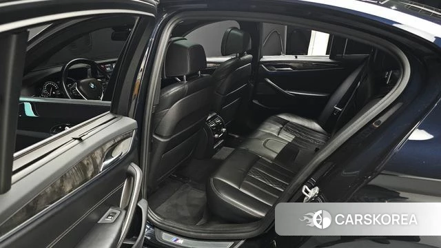 BMW 5 Series (G30) 2018 Черный из Кореи, фото 3