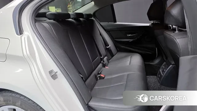 BMW 3 Series (F30) 2018 Белый из Кореи, фото 3