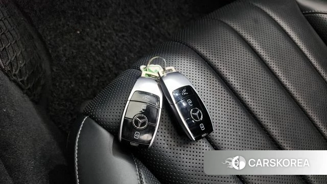 Mercedes-Benz E-Class W213 2018 Белый из Кореи, фото 3