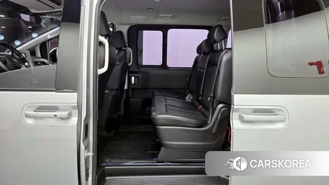 Hyundai Staria 2021 Серебряный из Кореи, фото 3