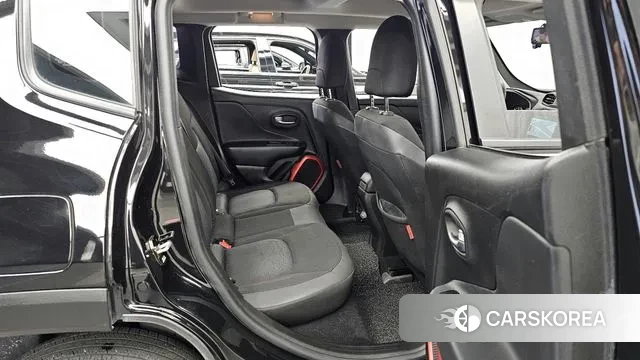 Jeep Renegade 2018 Черный из Кореи, фото 3