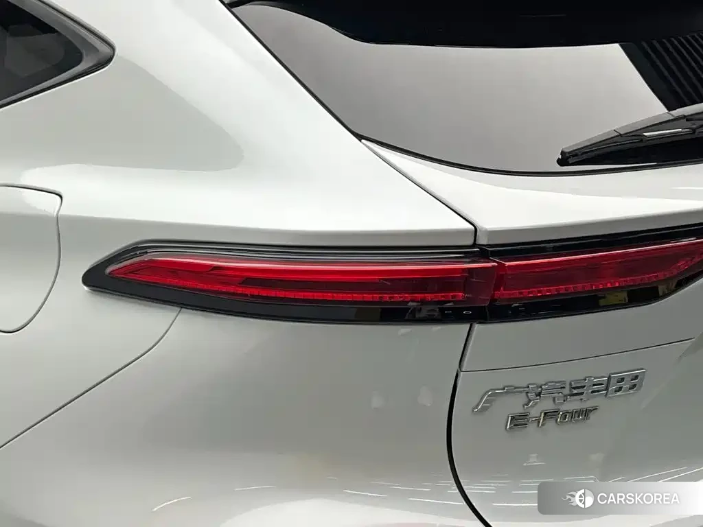Toyota Venza 2023 Белый из Китая, фото 3