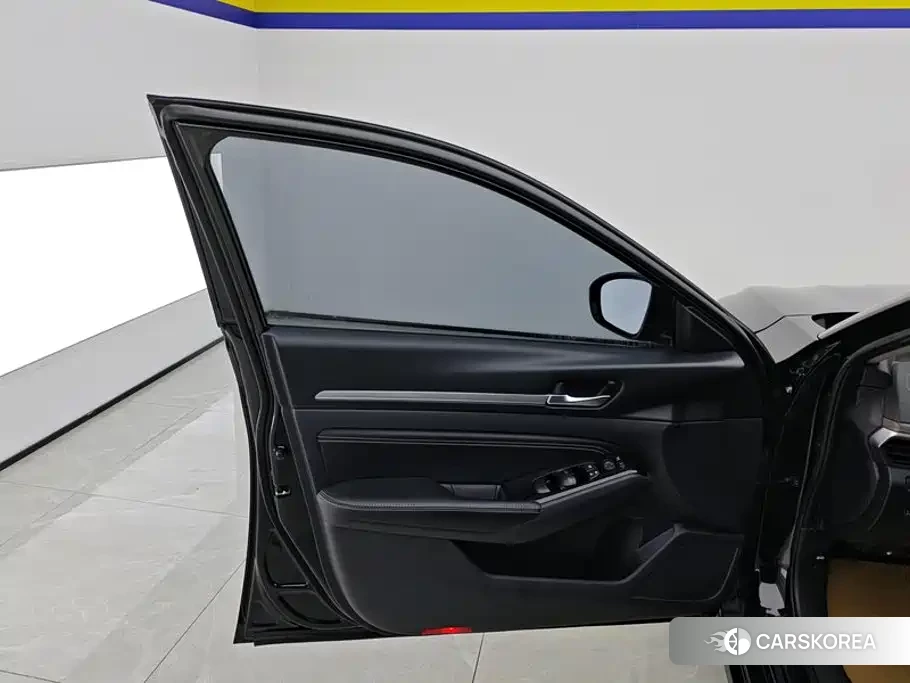 Nissan Altima 2023 Черный из Китая, фото 3