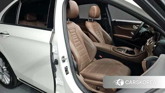 Mercedes-Benz E-Class W213 2022 Белый из Кореи, фото 3