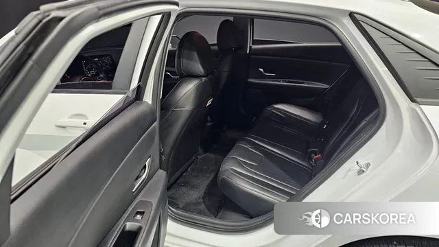 Hyundai Avante Hybrid (CN7) 2022 Белый из Кореи, фото 3