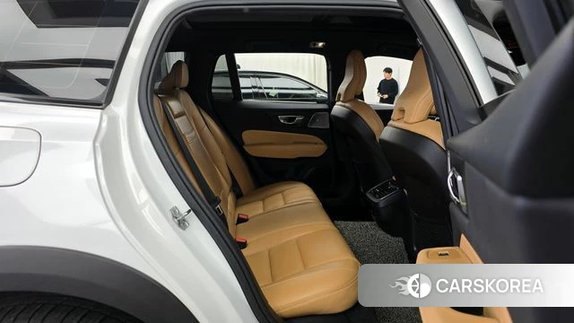 Volvo V60 Cross-Country 2nd Generation 2020 Белый из Кореи, фото 3