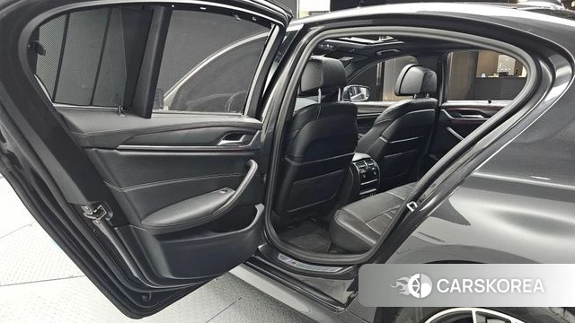 BMW 5 Series (G30) 2022 Черный из Кореи, фото 3