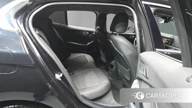 BMW 1 Series (F40) 2021 Черный из Кореи, фото 3