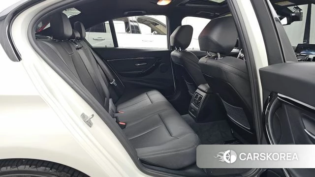 BMW 3 Series (F30) 2018 Белый из Кореи, фото 3