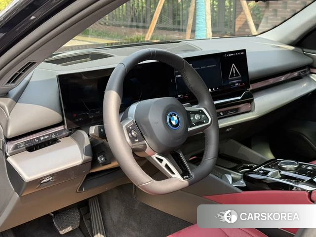 BMW i5 2025 Черный из Китая, фото 3