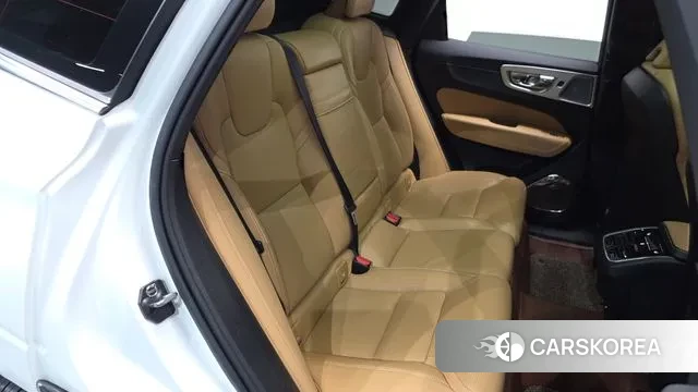 Volvo XC60 second Generation 2019 Белый из Кореи, фото 3