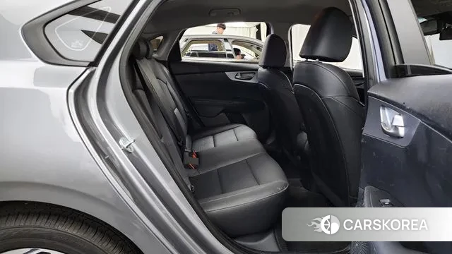 Kia The New K3 2nd generation 2021 Серебристо-серый из Кореи, фото 3