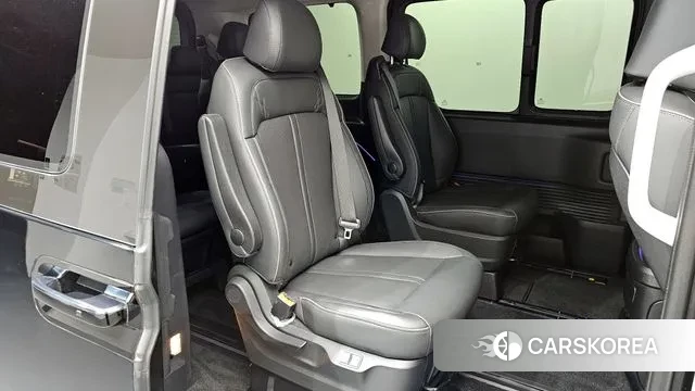 Hyundai Staria 2022 Черный из Кореи, фото 3