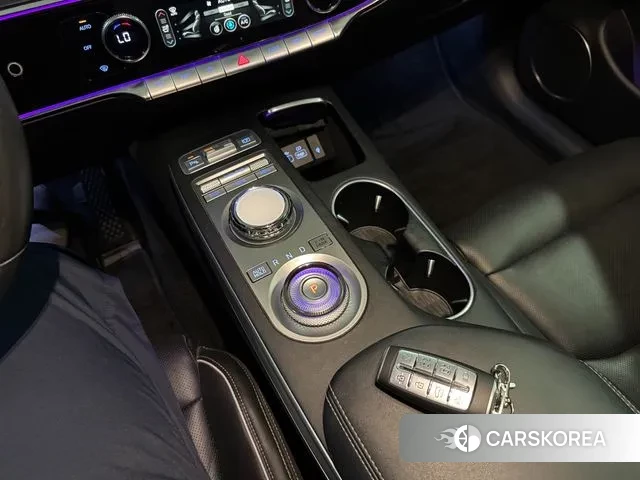 Genesis GV70 2022 Белый из Кореи, фото 3