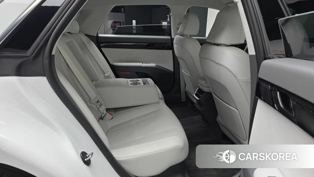 Hyundai Grandeur Hybrid (GN7) 2024 Белый из Кореи, фото 3