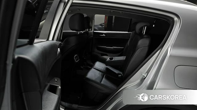 Kia Sportage The Bold 2021 Серебристо-серый из Кореи, фото 3