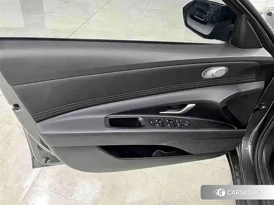 Hyundai Elantra 2024 Silver/gray из Китая, фото 3