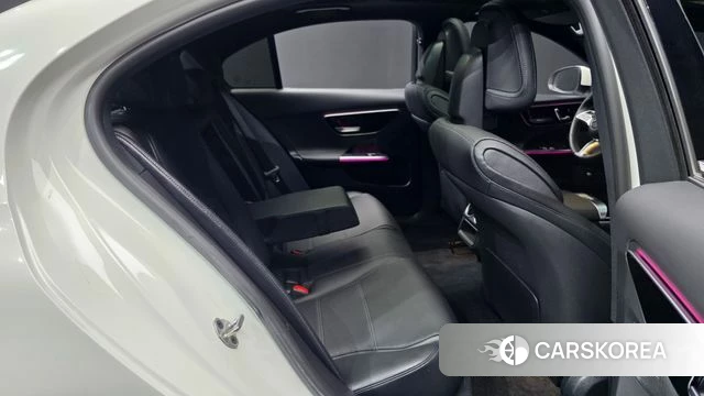 Mercedes-Benz C-Class W206 2022 Белый из Кореи, фото 3