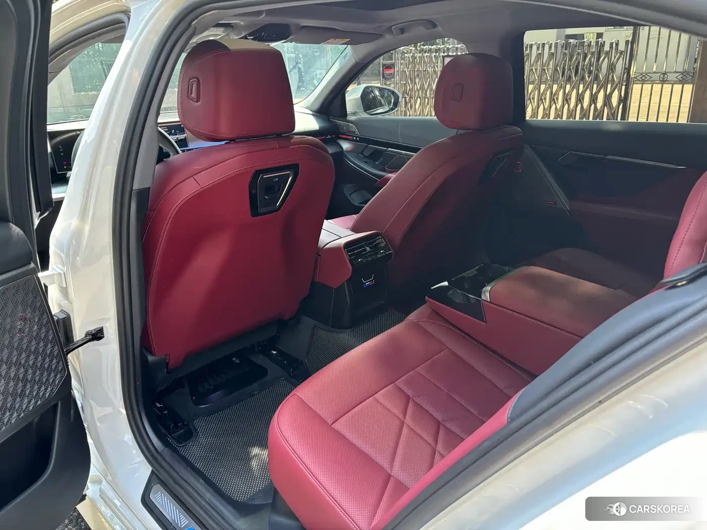 BMW 5 series 2024 Белый из Китая, фото 3
