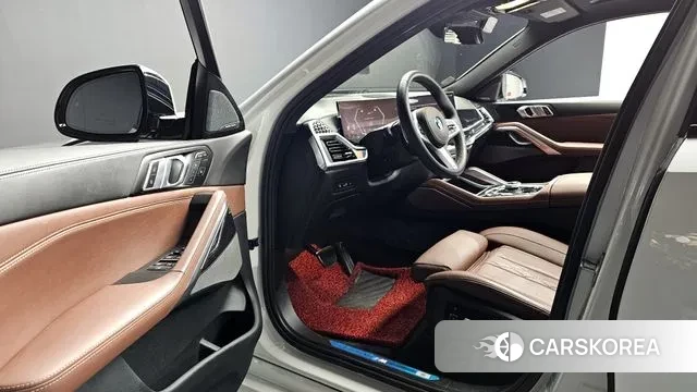 BMW X6 (G06) 2023 Белый из Кореи, фото 3