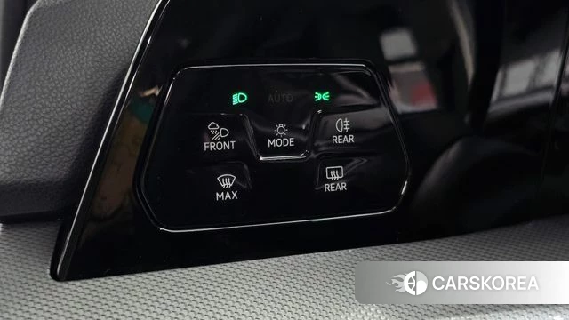 Volkswagen Golf 8th Generation 2025 Белый из Кореи, фото 3