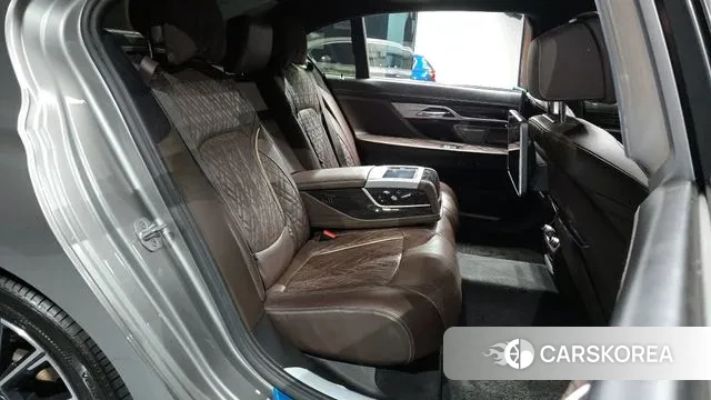 BMW 7 Series (G11) 2020 Серебристо-серый из Кореи, фото 3