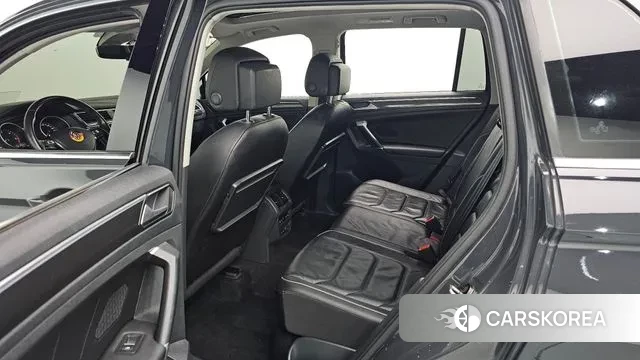 Volkswagen Tiguan second Generation 2018 Серый из Кореи, фото 3