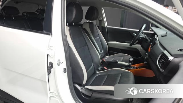Kia Stonic 2020 Белый из Кореи, фото 3