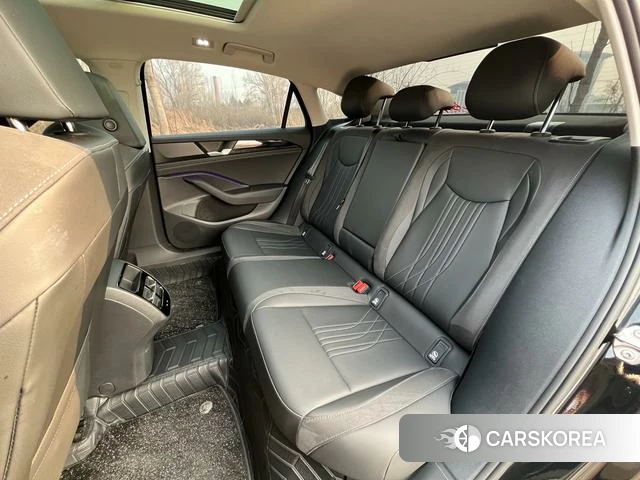 Volkswagen Magotan 2025 Черный из Китая, фото 3