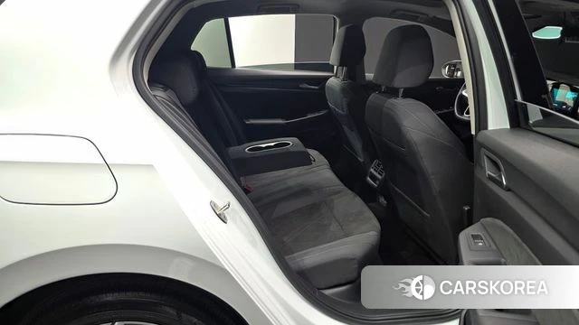 Volkswagen Golf 8th Generation 2024 Белый из Кореи, фото 3