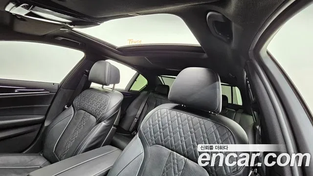 BMW 5 Series (G30) 2018 Белый из Кореи, фото 3