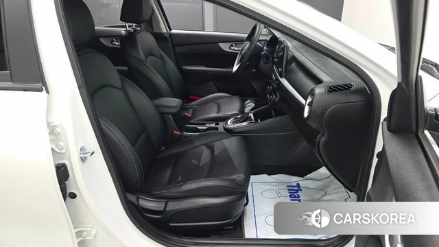 Kia The New K3 2nd generation 2022 Белый из Кореи, фото 3